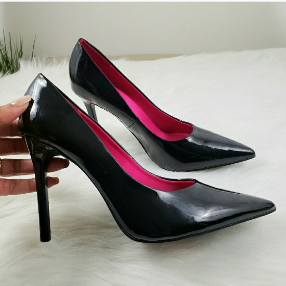 $20 ZARA  Patent Leather Pointed Toe Heels